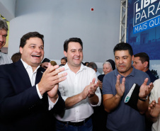 Ponta Grossa e outros 12 municípios dos Campos Gerais vão investir R$ 19,9 milhões em pavimentação de ruas, compra de equipamentos de videomonitoramento, máquinas, ambulância e ônibus escolares, além de ações na área da saúde. Os recursos são do Governo do Estado. As licitações e homologações das obras e aquisições foram autorizadas pelo governador Carlos Massa Ratinho Junior nesta quinta-feira (24) em Ponta Grossa.