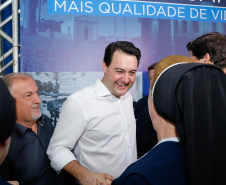 Ponta Grossa e outros 12 municípios dos Campos Gerais vão investir R$ 19,9 milhões em pavimentação de ruas, compra de equipamentos de videomonitoramento, máquinas, ambulância e ônibus escolares, além de ações na área da saúde. Os recursos são do Governo do Estado. As licitações e homologações das obras e aquisições foram autorizadas pelo governador Carlos Massa Ratinho Junior nesta quinta-feira (24) em Ponta Grossa.