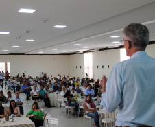 Os cafeicultores Valdeir Luiz de Souza, de Tomazina, e Edson Messias de Carvalho, de Joaquim Távora, venceram o prêmio Café Qualidade Paraná nas categorias cereja descascado e natural. Eles superaram 120 lotes que iniciaram a disputa, e receberam R$ 5 mil de prêmio.

A cerimônia de premiação foi nesta quinta-feira (24), em Ivaiporã, e reuniu cerca de 500 participantes. Foto: Divulgação/AEN