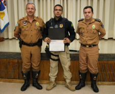 O Batalhão de Polícia Rodoviária (BPRv) promoveu nessa quinta-feira (24), em Curitiba, o IV Seminário do BPRv. Os 56 comandantes dos postos rodoviários de todo o Estado participaram das atividades no auditório do Departamento de Estradas e Rodagens (DER). As palestras tiveram temas diferenciados para abordar as ações desenvolvidas pelos policiais nas rodovias.