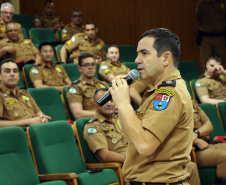 O Batalhão de Polícia Rodoviária (BPRv) promoveu nessa quinta-feira (24), em Curitiba, o IV Seminário do BPRv. Os 56 comandantes dos postos rodoviários de todo o Estado participaram das atividades no auditório do Departamento de Estradas e Rodagens (DER). As palestras tiveram temas diferenciados para abordar as ações desenvolvidas pelos policiais nas rodovias.na foto,  Ten Cel QOPM Olavo Vianei Francischett Nunes, Comandante do BPRv. 