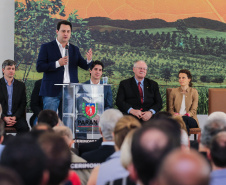 O governador Carlos Massa Ratinho Junior e a presidente do IBGE (Instituto Brasileiro de Geografia e Estatística), Susana Cordeiro Guerra, divulgam nesta sexta-feira (25), no Palácio Iguaçu, os números do Censo Agropecuário 2017.  Curitiba, 25/10/2019 - Foto: Geraldo Bubniak/AEN