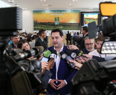 O governador Carlos Massa Ratinho Junior e a presidente do IBGE (Instituto Brasileiro de Geografia e Estatística), Susana Cordeiro Guerra, divulgam nesta sexta-feira (25), no Palácio Iguaçu, os números do Censo Agropecuário 2017.  Curitiba, 25/10/2019 - Foto: Geraldo Bubniak/AEN