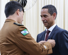 Curitiba, 25 de Outubro de 2019.  55º Aniversario do BPRV. Foto: Secretario de Segurança Publica do Estado do Parana recebe medalha do 55° Aniversario do  55º Aniversario do BPRV.