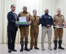 A entrega de medalhas de Mérito Rodoviário e homenagens aos policiais militares marcaram o evento de comemoração pelos 55 anos de criação do Batalhão de Polícia Rodoviária (BPRv) nesta sexta-feira (25), no auditório do Departamento de Estradas e Rodagem, em Curitiba.