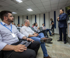 Para construir uma relação de maior confiança com investidores e clientes, a Portos do Paraná adota uma série de medidas no combate à corrupção, como forma de garantir ética e integridade no serviço público. Diretores e funcionários da empresa pública participaram nesta segunda-feira (28) de uma palestra com o controlador-geral do Estado, Raul Siqueira, sobre o Programa de Integridade e Compliance do Governo do Paraná.