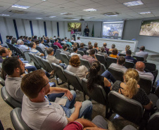 Para construir uma relação de maior confiança com investidores e clientes, a Portos do Paraná adota uma série de medidas no combate à corrupção, como forma de garantir ética e integridade no serviço público. Diretores e funcionários da empresa pública participaram nesta segunda-feira (28) de uma palestra com o controlador-geral do Estado, Raul Siqueira, sobre o Programa de Integridade e Compliance do Governo do Paraná.