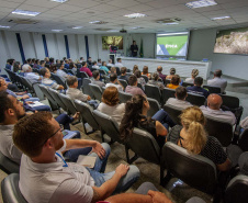 Para construir uma relação de maior confiança com investidores e clientes, a Portos do Paraná adota uma série de medidas no combate à corrupção, como forma de garantir ética e integridade no serviço público. Diretores e funcionários da empresa pública participaram nesta segunda-feira (28) de uma palestra com o controlador-geral do Estado, Raul Siqueira, sobre o Programa de Integridade e Compliance do Governo do Paraná.
