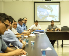 O diretor-presidente da Portos do Paraná, Luiz Fernando Garcia, anunciou mudança no conceito do projeto de modernização do Corredor de Exportação Leste do Porto de Paranaguá. A ideia inicial era ampliar em 33% a capacidade operacional do complexo. Segundo o gestor, esse ganho será ainda maior: 100%. 