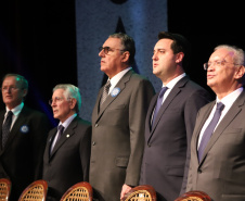 O governador Carlos Massa Ratinho Junior participou nesta segunda-feira (28), em Curitiba, da solenidade de posse da nova diretoria da Fiep, que será liderada pelo empresário Carlos Valter Martins Pedro nos próximos quatro anos. Ele substitui Edson Campagnolo no comando da federação. Foto: José Fernando Ogura/AEN
