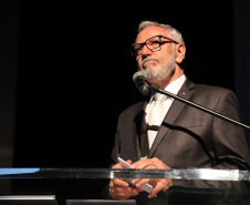 O governador Carlos Massa Ratinho Junior participou nesta segunda-feira (28), em Curitiba, da solenidade de posse da nova diretoria da Fiep, que será liderada pelo empresário Carlos Valter Martins Pedro nos próximos quatro anos. Ele substitui Edson Campagnolo no comando da federação. Foto: José Fernando Ogura/AEN