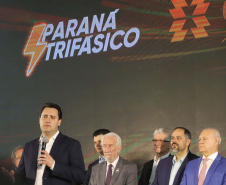 O governador Carlos Massa Ratinho Junior e o presidente da Copel, Daniel Slaviero, lançam nesta terça-feira (29) o Programa Paraná Trifásico, em Curitiba