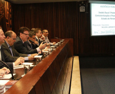 Deputados, representantes de instituições da área da odontologia, cirurgiões dentistas e população em geral participaram nesta terça-feira (29), na Assembleia Legislativa do Paraná, da audiência pública sobre Saúde Bucal: promoção, conscientização e prevenção no Paraná