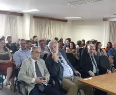 O Serviço Geológico do Brasil completou nesta terça-feira (29) 50 anos de atividades que foram comemorados no Paraná, em solenidade conjunta entre o Núcleo de Apoio Técnico de Curitiba e o Instituto de Terras, Cartografia e Geologia (ITCG). O Instituto apresentou os resultados do Mapeamento Geológico do Grupo Serra Geral no Paraná. Foto: Divulgação/SEDEST