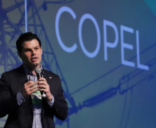 Com parceria da Copel, o Governo do Paraná lançou nesta quinta-feira (31) o Programa Ilumina Paraná, que vai permitir que municípios do Estado modernizem seus sistemas de iluminação pública – aumentando a segurança e reduzindo a conta de energia elétrica. Foto: José Fernando Ogura/AEN