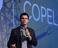Com parceria da Copel, o Governo do Paraná lançou nesta quinta-feira (31) o Programa Ilumina Paraná, que vai permitir que municípios do Estado modernizem seus sistemas de iluminação pública – aumentando a segurança e reduzindo a conta de energia elétrica. Foto: José Fernando Ogura/AEN