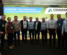 Gestores públicos de todo o Paraná puderam conhecer nesta sexta-feira (1) os principais programas habitacionais desenvolvidos pelo Governo do Estado. As ações, que visam a inclusão social e o desenvolvimento econômico dos municípios foram apresentadas pelo presidente da Cohapar, Jorge Lange, durante o evento Governo 5.0, de inovação da gestão pública, em Foz do Iguaçu.

Fotos: Guilherme Santo / Cohapar 