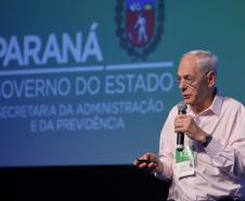 O secretário da Administração e Previdência - Reinhold Stephanes, participa nesta sexta-feira (01), do encontro de capacitação Governo 5.0 no Hotel Rafain Palace & Convention, em Foz do Iguaçu. Foz do Iguaçu, 01/11/2019 - Foto: José Fernando Ogura/AEN