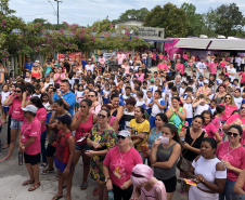 Paraná Rosa chega ao fim com a mobilização de mais de 40 mil pessoas. Foto: Valdelino Pontes