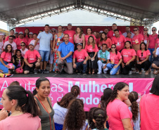 Paraná Rosa chega ao fim com a mobilização de mais de 40 mil pessoas. Foto: Valdelino Pontes