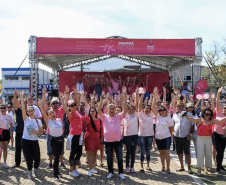 Paraná Rosa chega ao fim com a mobilização de mais de 40 mil pessoas. Foto: Valdelino Pontes