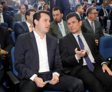 O governador Carlos Massa Ratinho Junior, participa da cerimônia de inauguração da Delegacia Modelo de Investigação e Análise Financeira, na superintendência da Polícia Federal no Estado do Paraná. Participaram: Ministro da Justiça e Segurança Pública, Sergio Moro; diretor Geral da Polícia Federal, Maurício Valeixo; secretário de Segurança, Romulo Marinho; entre outros.Curitiba, 01-11-19.Foto: Arnaldo Alves / AEN.