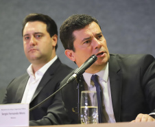 O governador Carlos Massa Ratinho Junior, participa da cerimônia de inauguração da Delegacia Modelo de Investigação e Análise Financeira, na superintendência da Polícia Federal no Estado do Paraná. Participaram: Ministro da Justiça e Segurança Pública, Sergio Moro; diretor Geral da Polícia Federal, Maurício Valeixo; secretário de Segurança, Romulo Marinho; entre outros.Curitiba, 01-11-19.Foto: Arnaldo Alves / AEN.