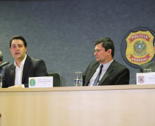 O governador Carlos Massa Ratinho Junior, participa da cerimônia de inauguração da Delegacia Modelo de Investigação e Análise Financeira, na superintendência da Polícia Federal no Estado do Paraná. Participaram: Ministro da Justiça e Segurança Pública, Sergio Moro; diretor Geral da Polícia Federal, Maurício Valeixo; secretário de Segurança, Romulo Marinho; entre outros.Curitiba, 01-11-19.Foto: Arnaldo Alves / AEN.