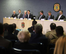 O governador Carlos Massa Ratinho Junior, participa da cerimônia de inauguração da Delegacia Modelo de Investigação e Análise Financeira, na superintendência da Polícia Federal no Estado do Paraná. Participaram: Ministro da Justiça e Segurança Pública, Sergio Moro; diretor Geral da Polícia Federal, Maurício Valeixo; secretário de Segurança, Romulo Marinho; entre outros.Curitiba, 01-11-19.Foto: Arnaldo Alves / AEN.