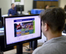 Tutoriais em vídeo auxiliam a inscrever projetos no Profice. Foto: Kraw Penas/SECC