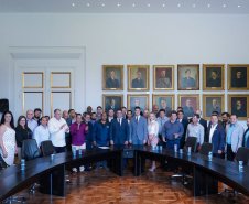 Mais de cem municípios receberam na segunda-feira (04) a confirmação de liberação de recursos do programa Paraná Mais Cidades. Parceria entre o Governo do Estado e a Assembleia Legislativa, o programa conta com R$ 351 milhões, provenientes do Tesouro Estadual e da devolução do exercício orçamentário do Legislativo, e vai beneficiar todos os 399 municípios. Foto: Casa Civil