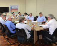 A Agência de Defesa Agropecuária do Paraná (Adapar) publicou nesta quarta-feira (6) nova norma que prorroga o prazo para a semeadura de soja no Estado. A portaria nº 342/2019, que estabelece o período de vazio sanitário e outras medidas para o controle da ferrugem asiática no Estado, substitui a nº 202/2017, que determinava 31 de dezembro como data limite para o plantio. A nova norma não define a data final para a semeadura. Foto: SEAB