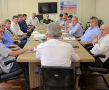A Agência de Defesa Agropecuária do Paraná (Adapar) publicou nesta quarta-feira (6) nova norma que prorroga o prazo para a semeadura de soja no Estado. A portaria nº 342/2019, que estabelece o período de vazio sanitário e outras medidas para o controle da ferrugem asiática no Estado, substitui a nº 202/2017, que determinava 31 de dezembro como data limite para o plantio. A nova norma não define a data final para a semeadura. Foto: SEAB