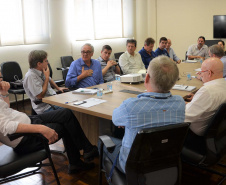 A Agência de Defesa Agropecuária do Paraná (Adapar) publicou nesta quarta-feira (6) nova norma que prorroga o prazo para a semeadura de soja no Estado. A portaria nº 342/2019, que estabelece o período de vazio sanitário e outras medidas para o controle da ferrugem asiática no Estado, substitui a nº 202/2017, que determinava 31 de dezembro como data limite para o plantio. A nova norma não define a data final para a semeadura. Foto: SEAB