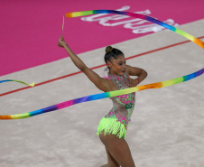 Bárbara Domingos – Conquistou sua primeira medalha em Pan-Americanos, prata no individual por aparelhos, no evento que aconteceu em Lima, no Peru. A curitibana é uma das maiores medalhistas dos Jogos Escolares da Juventude (organizado pelo COB), onde soma 20 pódios em seis participações representando o Paraná.Foto: Abelardo Mendes Jr/ rededoesporte.gov.br