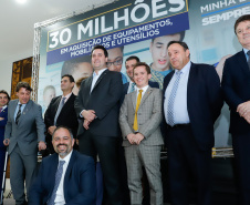 O governador Carlos Massa Ratinho Junior confirma nesta quarta-feira (06) recursos para compra de climatizadores, refrigeradores, conjuntos refeitórios, mesas, banquetas e utensílios para as escolas estaduais do Paraná. O investimento será feito por meio da Fundepar