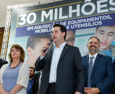 O governador Carlos Massa Ratinho Junior confirma nesta quarta-feira (06) recursos para compra de climatizadores, refrigeradores, conjuntos refeitórios, mesas, banquetas e utensílios para as escolas estaduais do Paraná. O investimento será feito por meio da Fundepar