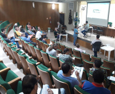 Ao longo de mais de quatro horas foram arrematados 1.074 veículos de 109 lotes, incluindo carros, motos, ônibus e caminhões no leilão promovido pelo Departamento de Estradas de Rodagem do Paraná (DER/PR) nesta terça-feira (05). Foram leiloadas sucatas de veículos automotores, apreendidos ou abandonados em rodovias estaduais. Curitiba, 07-11-2019 - Divulgação/DER