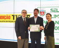 O Prêmio Selo Clima Paraná 2019 foi entregue nesta quinta-feira (07) a 36 empresas que, voluntariamente, decidiram medir, divulgar e reduzir as emissões de gases de efeito estufa, causadores do aquecimento global e das mudanças climáticas. O mais importante deles é o dióxido de carbono (CO2). Foto: Denis Ferreira Netto/AEN