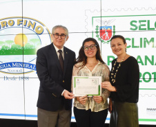 O Prêmio Selo Clima Paraná 2019 foi entregue nesta quinta-feira (07) a 36 empresas que, voluntariamente, decidiram medir, divulgar e reduzir as emissões de gases de efeito estufa, causadores do aquecimento global e das mudanças climáticas. O mais importante deles é o dióxido de carbono (CO2). Foto: Denis Ferreira Netto/AEN