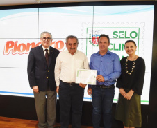 O Prêmio Selo Clima Paraná 2019 foi entregue nesta quinta-feira (07) a 36 empresas que, voluntariamente, decidiram medir, divulgar e reduzir as emissões de gases de efeito estufa, causadores do aquecimento global e das mudanças climáticas. O mais importante deles é o dióxido de carbono (CO2). Foto: Denis Ferreira Netto/AEN