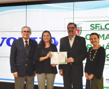 O Prêmio Selo Clima Paraná 2019 foi entregue nesta quinta-feira (07) a 36 empresas que, voluntariamente, decidiram medir, divulgar e reduzir as emissões de gases de efeito estufa, causadores do aquecimento global e das mudanças climáticas. O mais importante deles é o dióxido de carbono (CO2). Foto: Denis Ferreira Netto/AEN