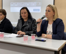 Agentes que atuam nas Unidades de Socioeducação participam nesta quarta e quinta-feira (06 e 07) de um curso na Escola de Magistratura do Paraná, em Curitiba. O objetivo é a especializar esses profissionais para o trabalho com as famílias dos adolescentes em cumprimento de medida socioeducativa de internação provisória, internação e semiliberdade.Foto:Divulgação/ SEJUF