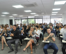 A diretoria e os funcionários da Fomento Paraná comemoraram nesta sexta-feira, em uma café da manhã, os 20 anos da instituição, que teve o funcionamento autorizado pelo Banco Central do Brasil em 08 de novembro de 1999 como Agência de Fomento do Paraná