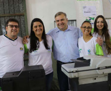 Em Guaratuba, no Litoral do Paraná, a feira de serviços Paraná Cidadão registrou quase 9 mil atendimentos. Foi o 20º evento realizado neste ano. “Oferecemos diversos serviços gratuitos de inclusão e cidadania para quem mais precisa”, disse o secretário da Justiça, Família e Trabalho do Governo do Paraná, Ney Leprevost, que participou do evento, realizado no Ginásio Ilda Silvano, no bairro Piçarras. Foto: Divulgação/SEJUF