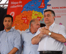 A região Noroeste do Paraná recebeu 30 novas ambulâncias do Samu, nesta sexta-feira (8). Os veículos vão atender 101 municípios e representam a renovação e ampliação da frota. O secretário de Estado da Saúde, Beto Preto, esteve em Umuarama para entregar o lote, que representa investimento de mais de R$ 4,8 milhões. Ele também visitou o Hospital Cemil, que vai ampliar o atendimento com recursos de R$ 2,8 milhões.Foto:Pedro Oliveira/PMUmuarama