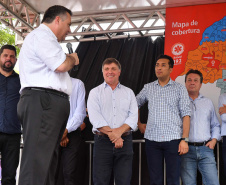 A região Noroeste do Paraná recebeu 30 novas ambulâncias do Samu, nesta sexta-feira (8). Os veículos vão atender 101 municípios e representam a renovação e ampliação da frota. O secretário de Estado da Saúde, Beto Preto, esteve em Umuarama para entregar o lote, que representa investimento de mais de R$ 4,8 milhões. Ele também visitou o Hospital Cemil, que vai ampliar o atendimento com recursos de R$ 2,8 milhões.Foto:Pedro Oliveira/PMUmuarama