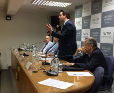 O governador Carlos Massa Ratinho Junior afirmou nesta segunda-feira (11) que a gestão pública precisa inovar e se modernizar para prestar serviços de melhor qualidade à população. A declaração foi feita em palestra na Associação Comercial de São Paulo (ACSP), na capital paulista, que reuniu membros dos conselhos Político e Social (Cops) e de Economia (COE) da entidade.Foto: ACSP