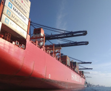 A movimentação de contêineres no Porto de Paranaguá aumentou 15%. De janeiro a outubro deste ano, 726.393 unidades (TEUs) chegaram e saíram pelo terminal paranaense. No mesmo período, em 2018, foram 633.710.
