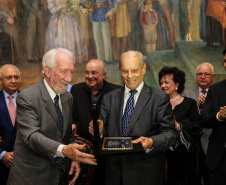 Lançamento de Livro e homenagem de universidades estaduais ao ex-governador Paulo Pimentel, no Salão Nobre do Palácio Iguaçu em Curitiba.   11/11/2019  -  Foto: Geraldo Bubniak/AEN